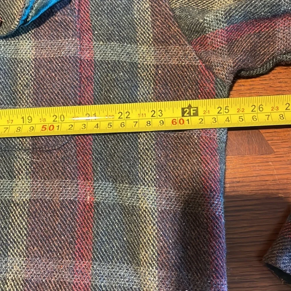 Salmon River Traders wool blend plaid shirt / jacket. Large. Shacket